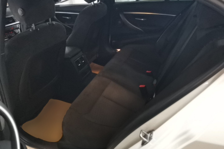 BMW 3 Series 2018 #17 BMW 3 Series 2018 car image #17