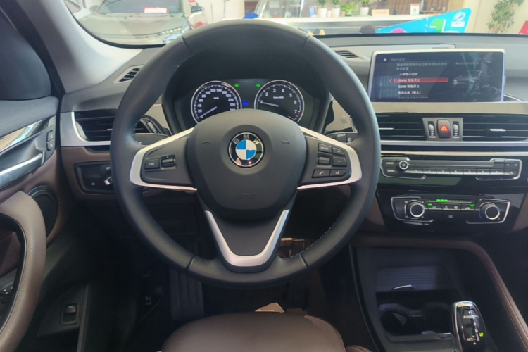 BMW X1 2020 car image #11