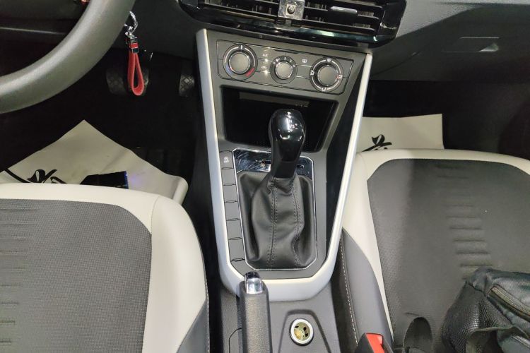 Volkswagen Polo 2020 car image #14