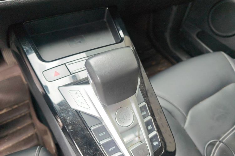 BYD Yuan New Energy 2020 car image #14