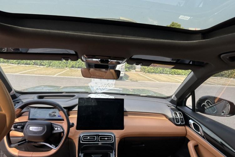 GEELY Boyue L 2025 car image #9