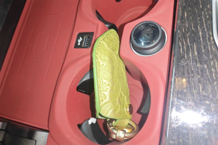 BMW 3 Series 2023 صورة سيارة #9