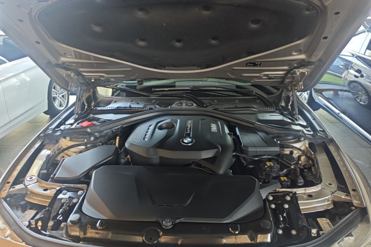 BMW 3 Series 2018 #20 BMW 3 Series 2018 car image #20