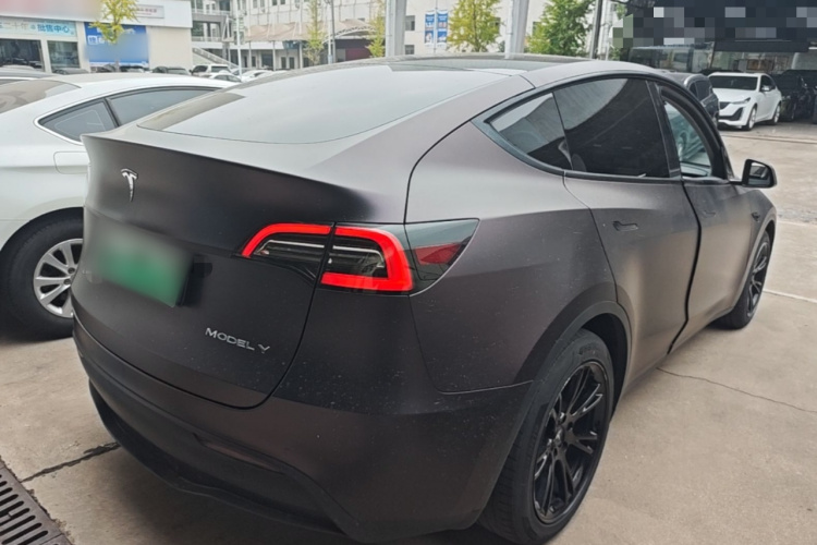 Tesla Model Y 2022 car image #7