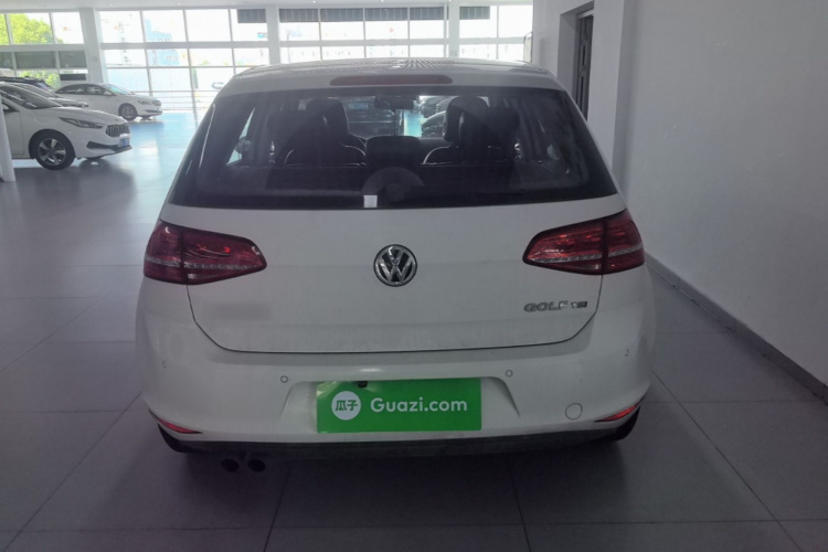 Volkswagen Golf 2015 car image #6