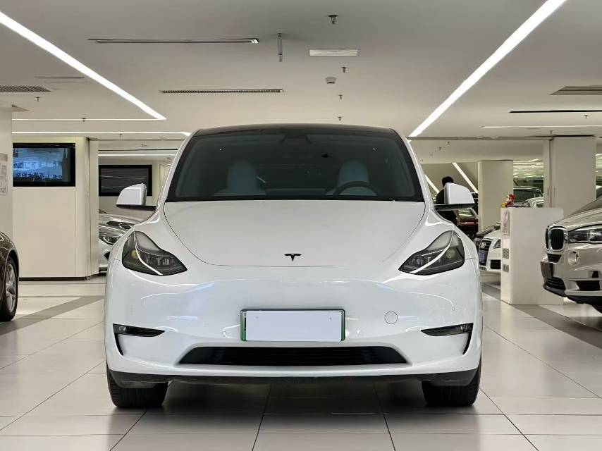 Tesla Model Y 2022 #4 Tesla Model Y 2022 car image #4