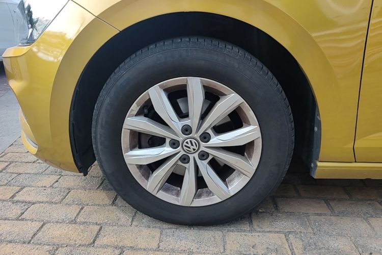 Volkswagen Polo 2019 car image #9