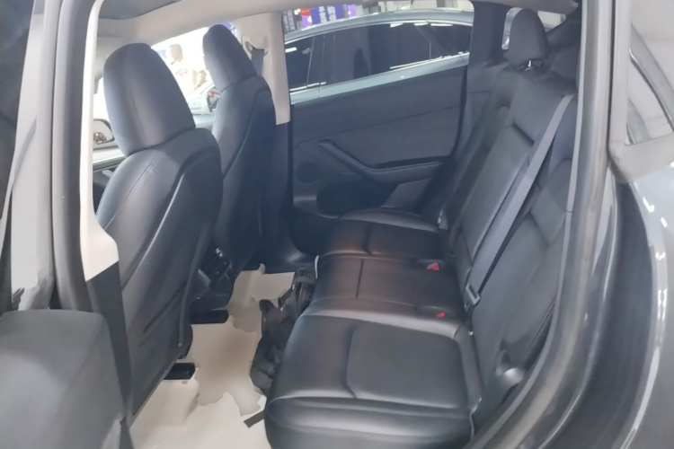 Tesla Model Y 2024 #17 Tesla Model Y 2024 car image #17