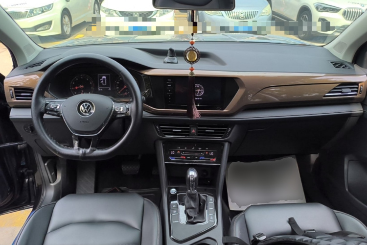 Volkswagen Tharu 2021 car image #10