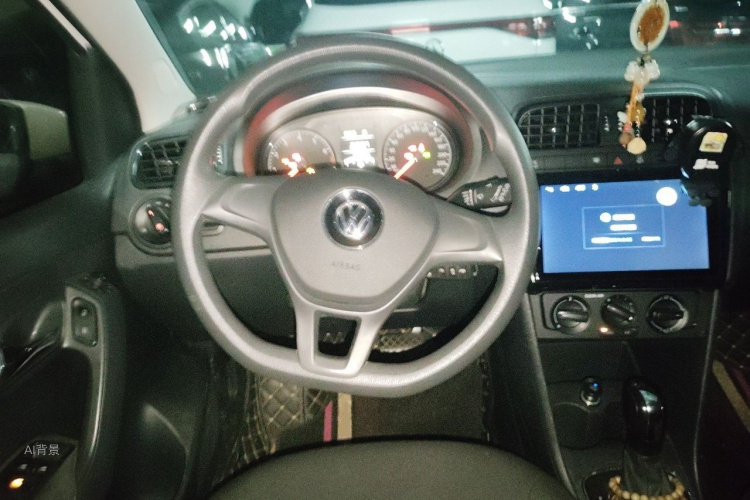 Volkswagen Polo 2019 car image #12