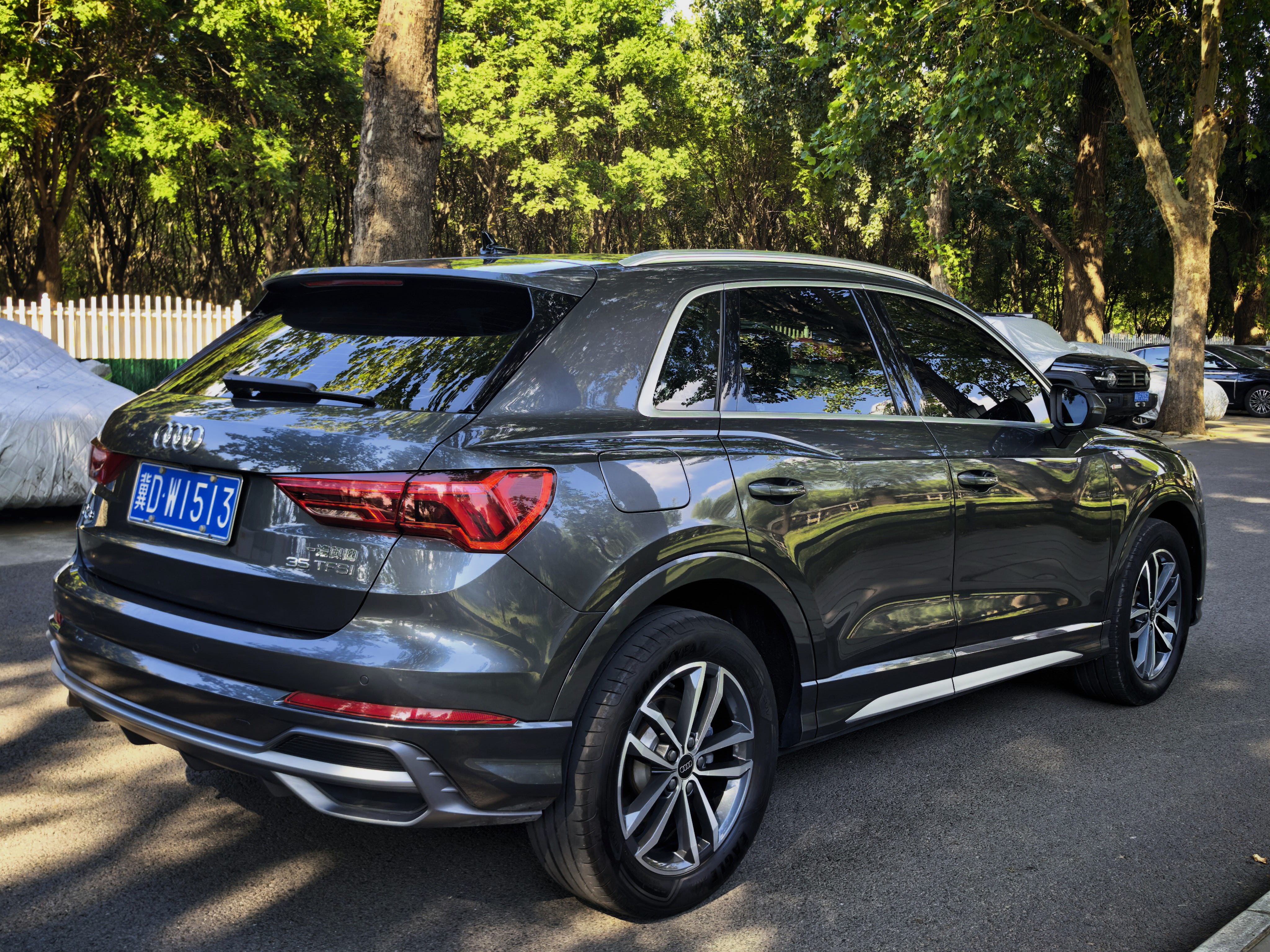 Audi Q3 2023 car image #7