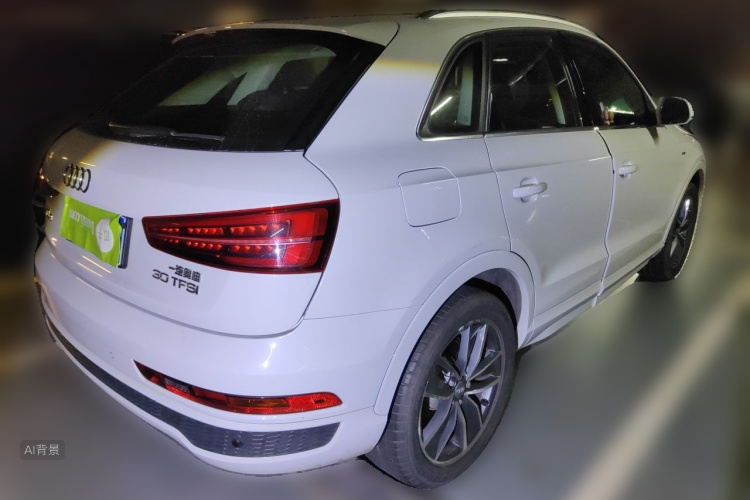 Audi Q3 2019 car image #7