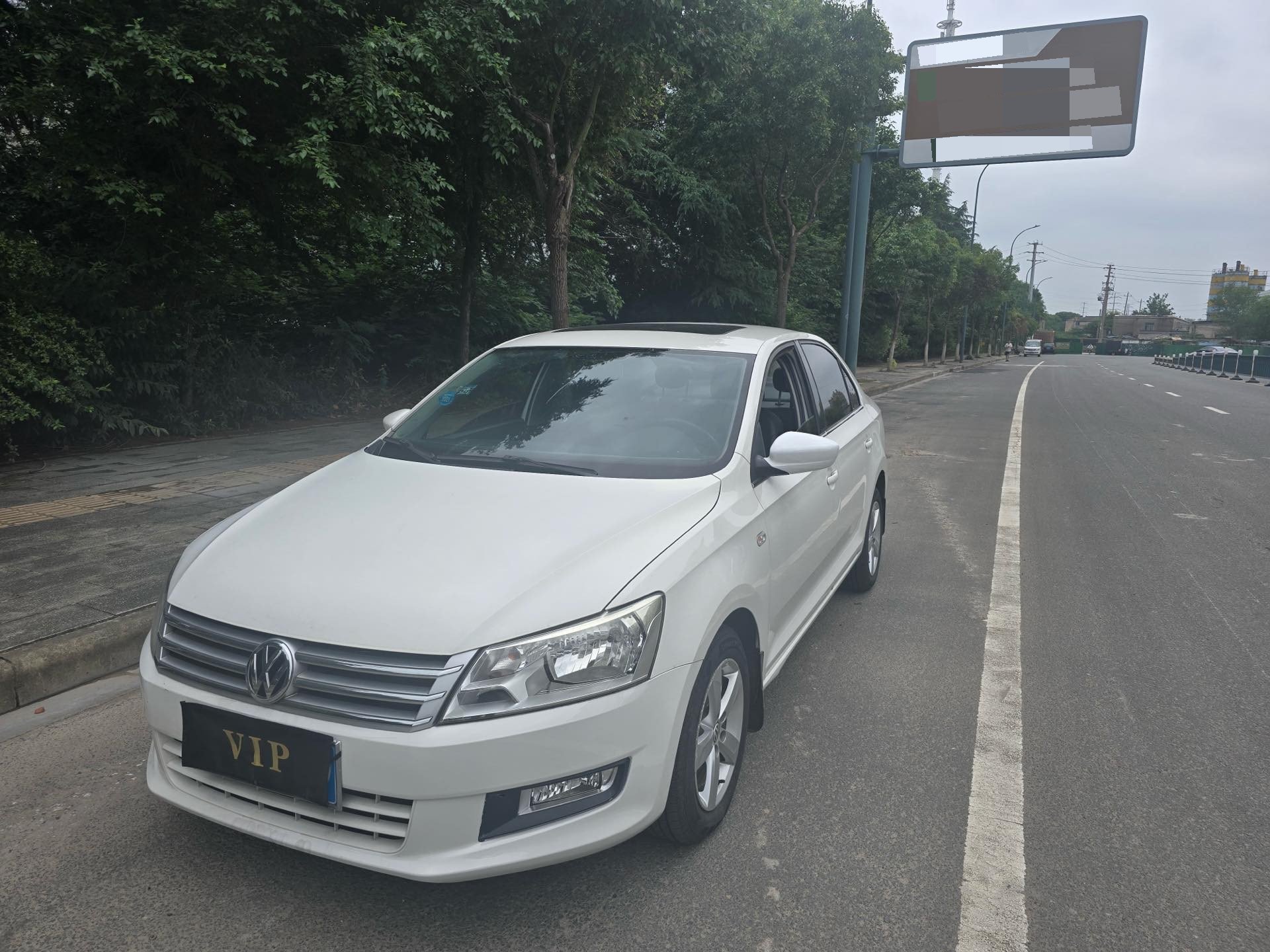 Volkswagen Santana 2014 car image 