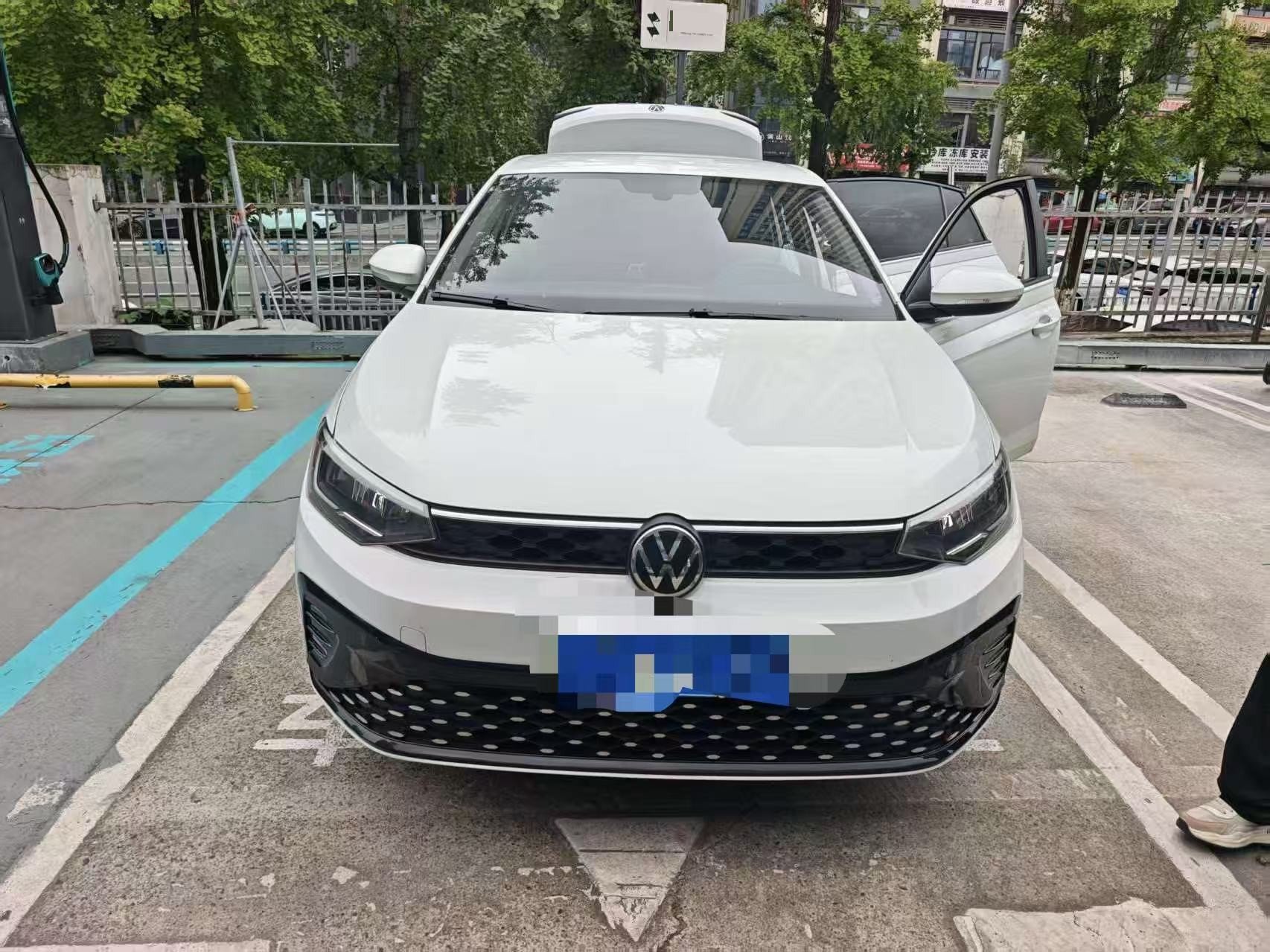 Volkswagen Lavida 2024 car image #2