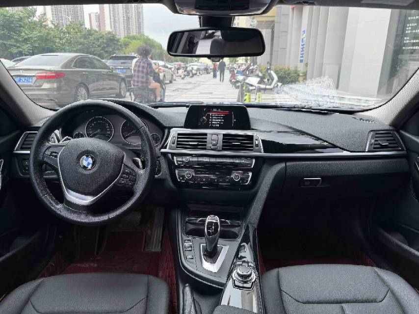 BMW 3 Series 2017 car image #9