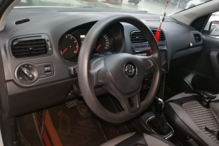 Volkswagen Polo 2018 car image #10
