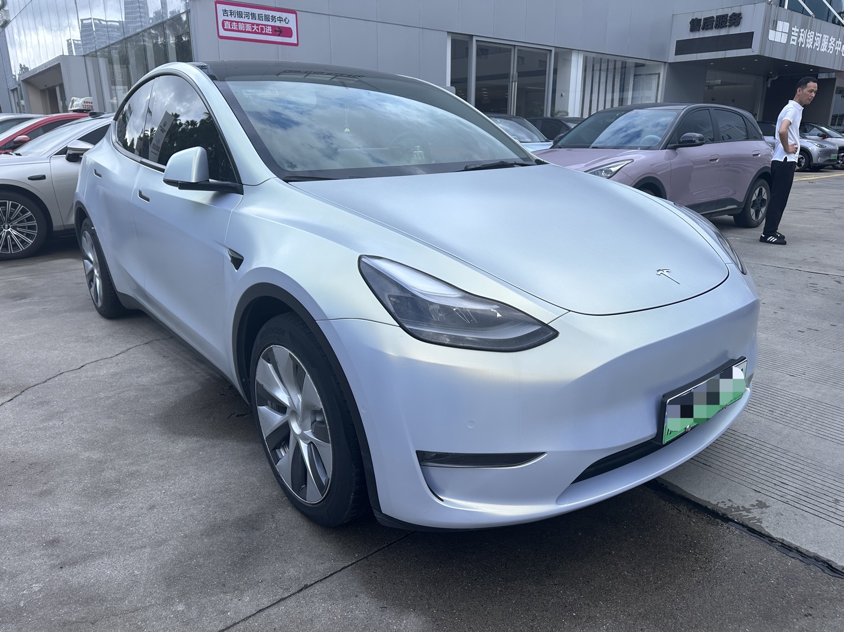 Tesla Model Y 2021 #3 Tesla Model Y 2021 car image #3