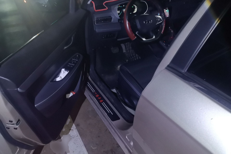 GEELY Emgrand 2021 car image #13