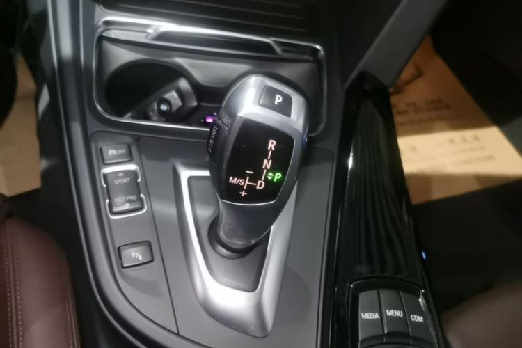 BMW 3 Series 2018 #14 BMW 3 Series 2018 car image #14