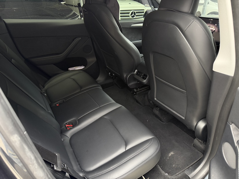 Tesla Model Y 2024 car image #5