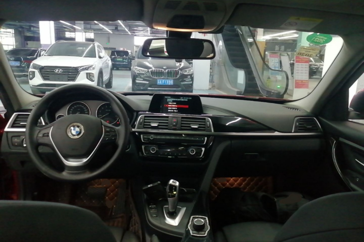 BMW 3 Series 2018 #10 BMW 3 Series 2018 car image #10