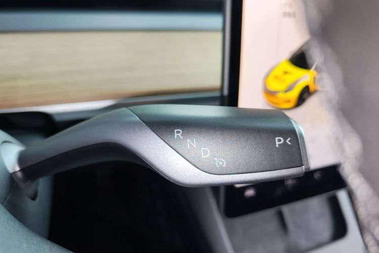 Tesla Model 3 2023 car image #14
