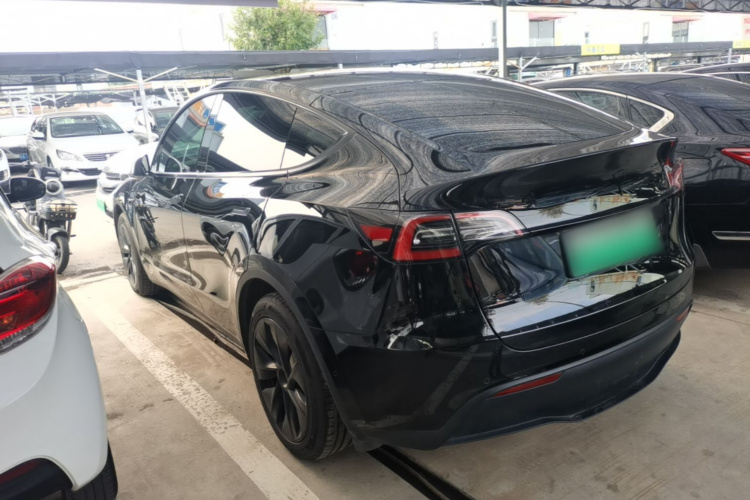 Tesla Model Y 2023 #5 Tesla Model Y 2023 car image #5