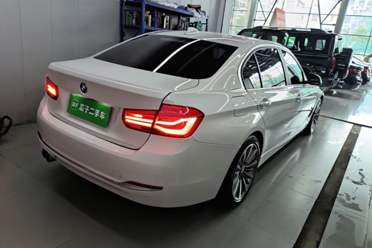 BMW 3 Series 2019 car image #7