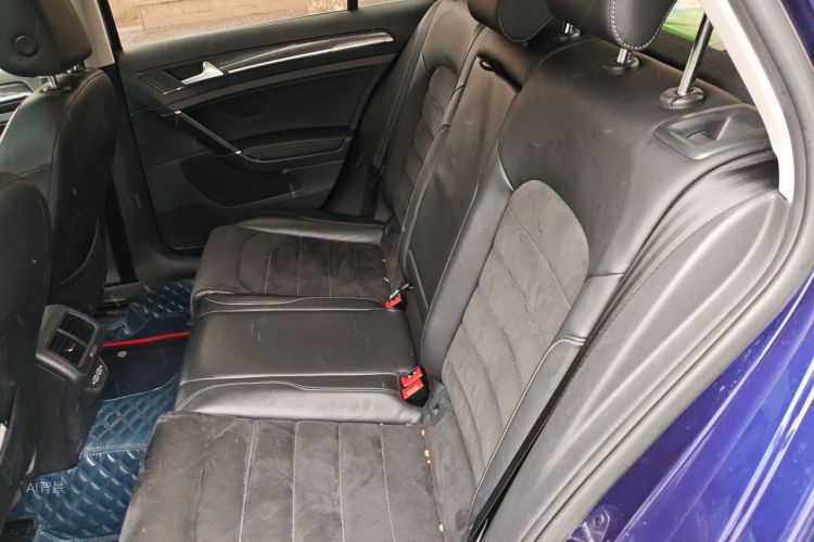 Volkswagen Golf 2020 car image #19