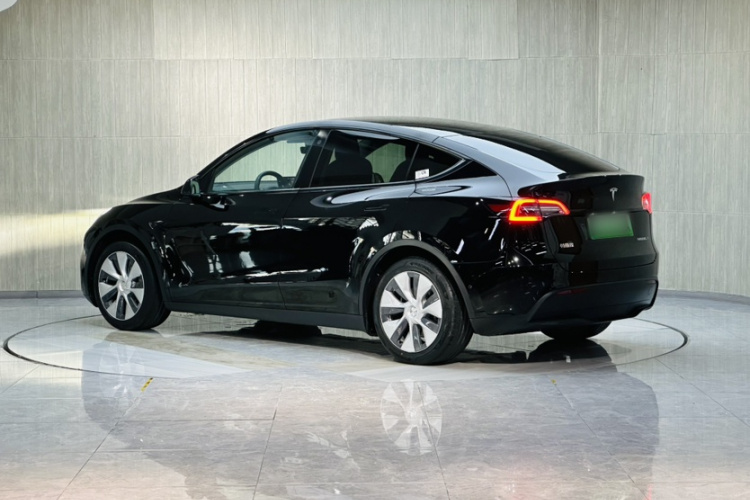 Tesla Model Y 2021 #7 Tesla Model Y 2021 صورة سيارة #7