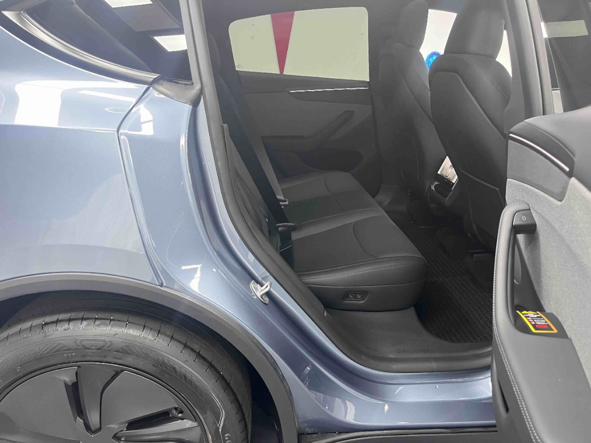 Tesla Model Y 2026 car image #6