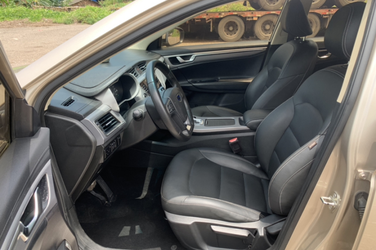 GEELY Emgrand GL 2018 #27 GEELY Emgrand GL 2018 image de voiture #27