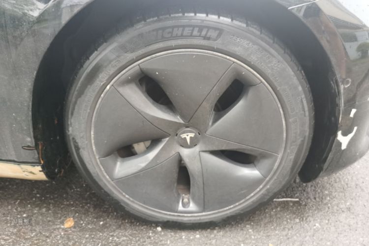 Tesla Model 3 2020 car image #9