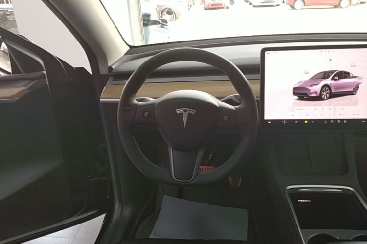 Tesla Model Y 2023 #11 Tesla Model Y 2023 car image #11