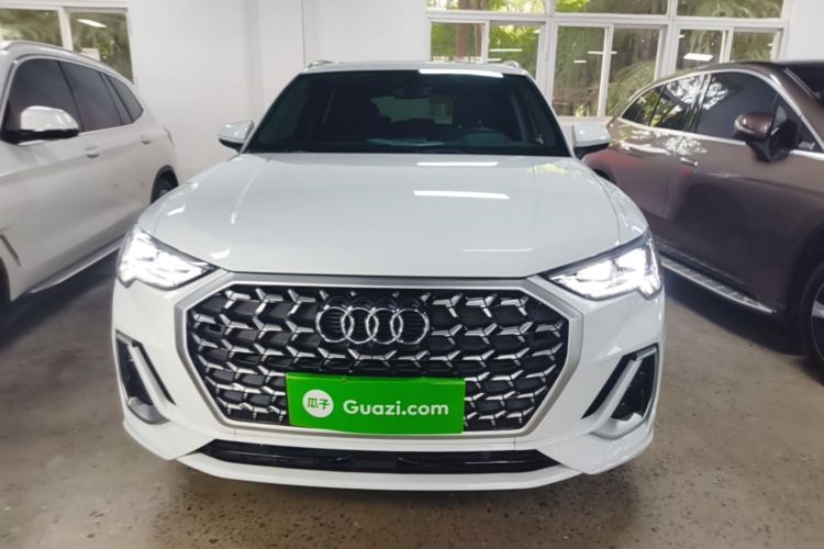 Audi Q3 2024 car image #3