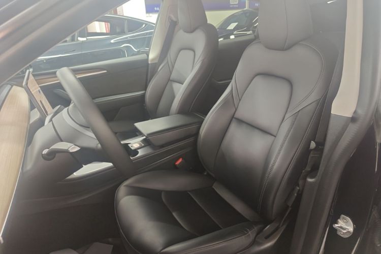 Tesla Model Y 2022 car image #15
