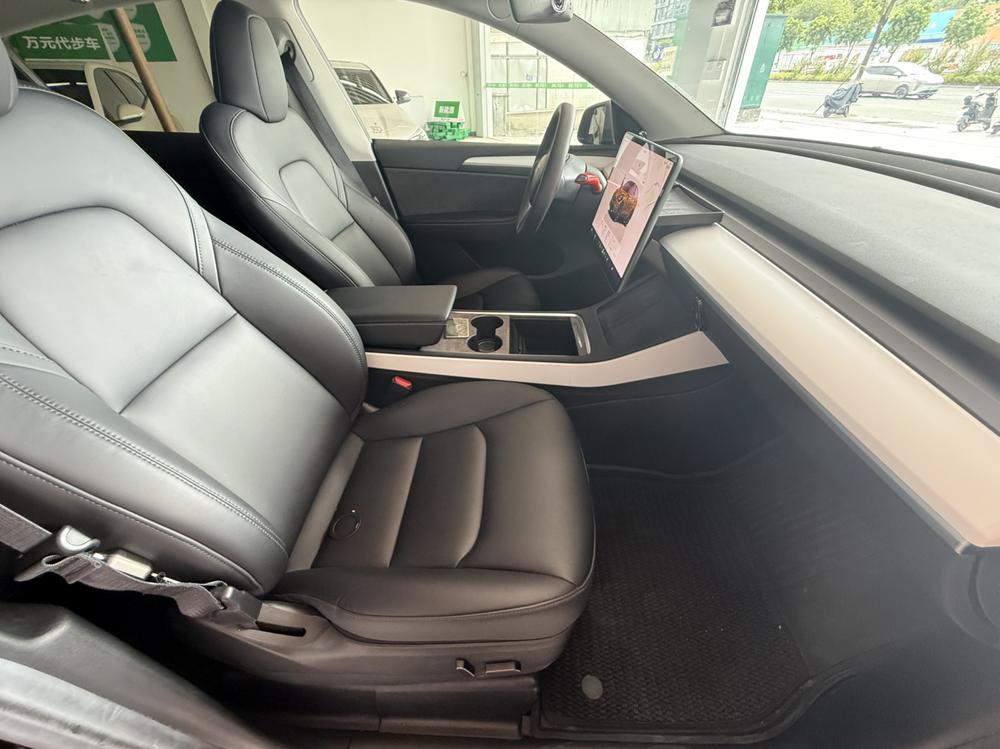 Tesla Model Y 2022 #5 Tesla Model Y 2022 car image #5