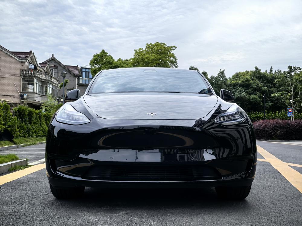 Tesla Model Y 2023 #2 Tesla Model Y 2023 car image #2