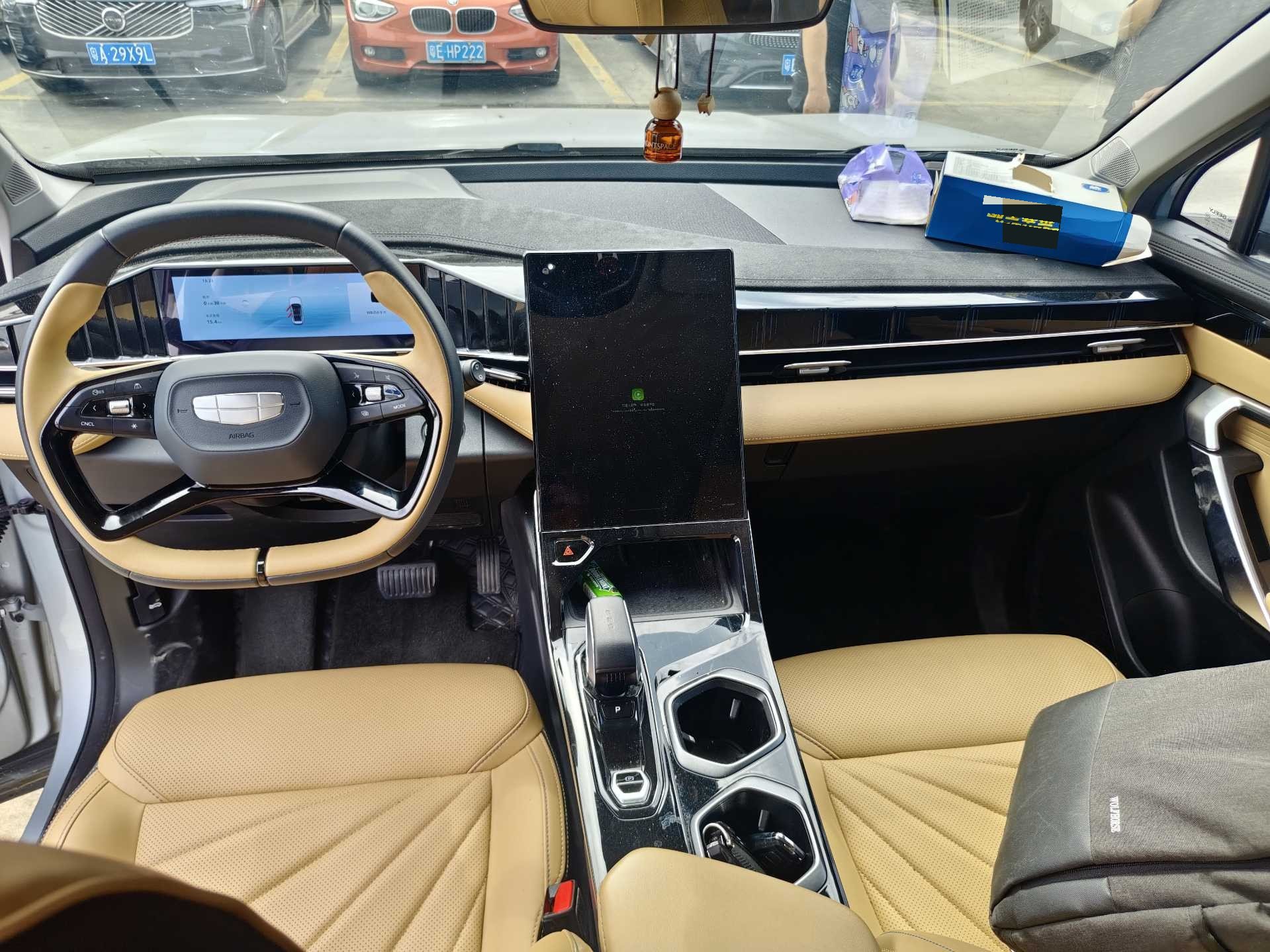 GEELY Boyue L 2023 immagine di auto #6