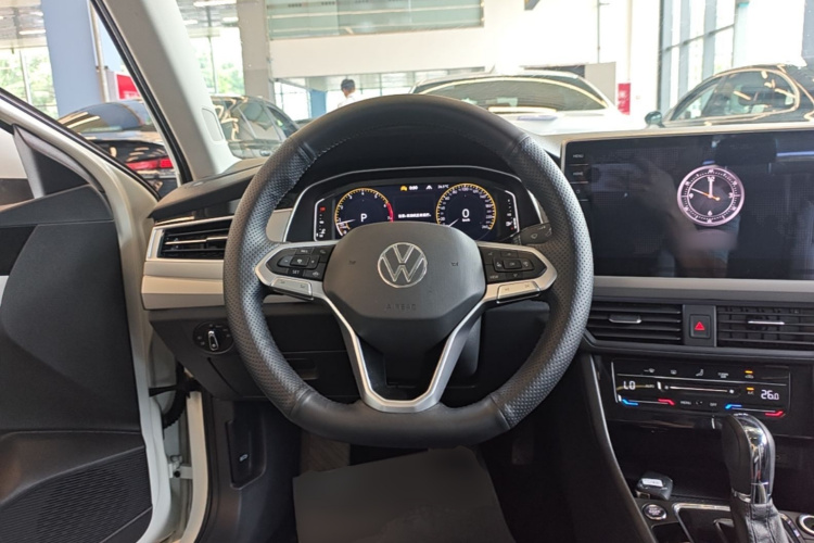Volkswagen Bora 2023 car image #11