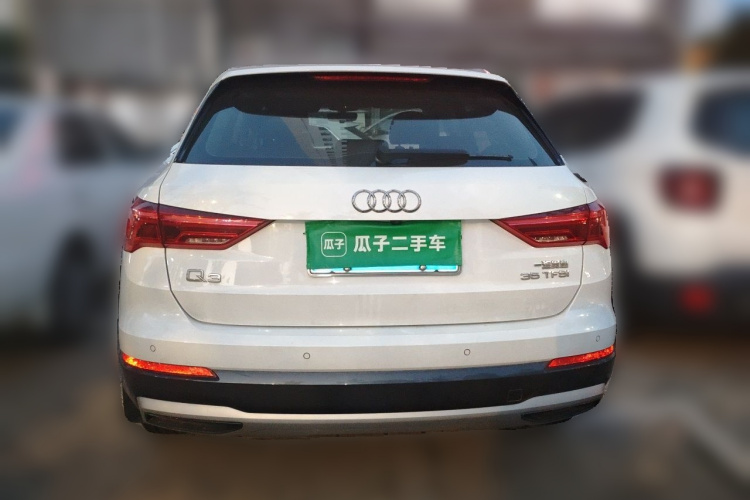 Audi Q3 2022 car image #4