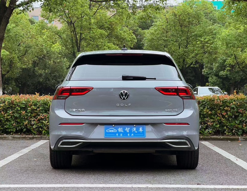 Volkswagen Golf 2022 car image #5