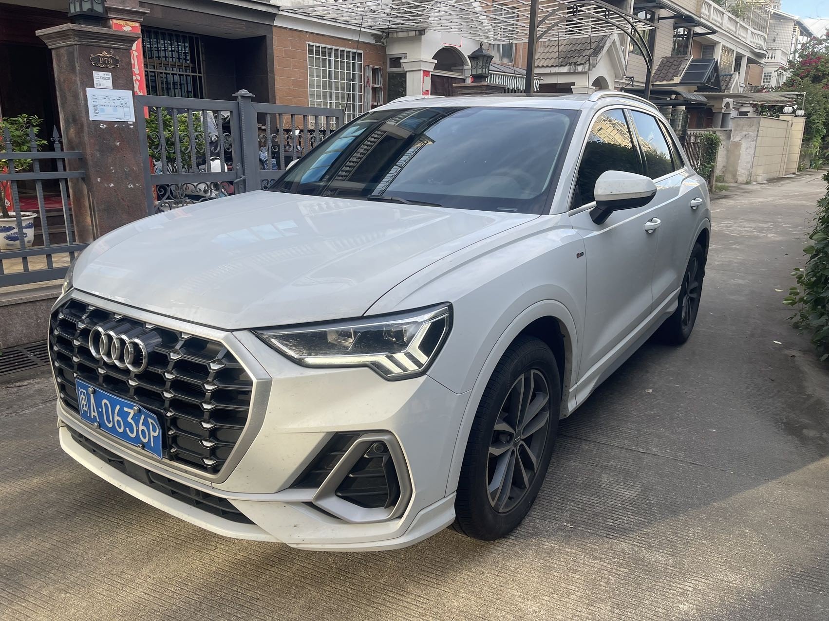 Audi Q3 2021 car image 