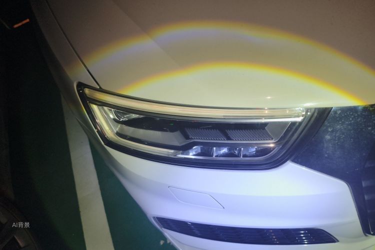 Audi Q3 2019 car image #8