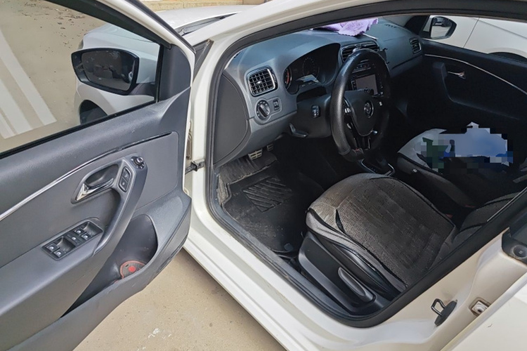 Volkswagen Polo 2015 #13 Volkswagen Polo 2015 car image #13