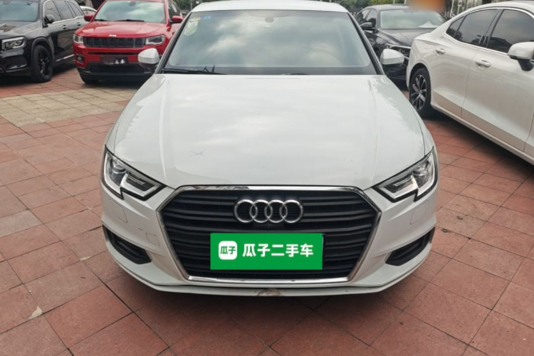 Audi A3 2018 immagine di auto #3