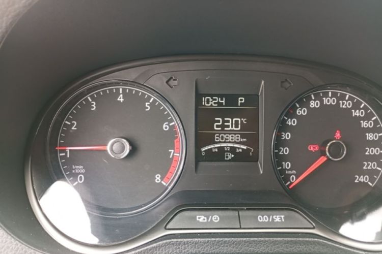Volkswagen Polo 2019 car image #12