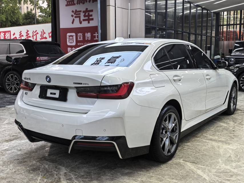 BMW i3 2024 immagine di auto #6