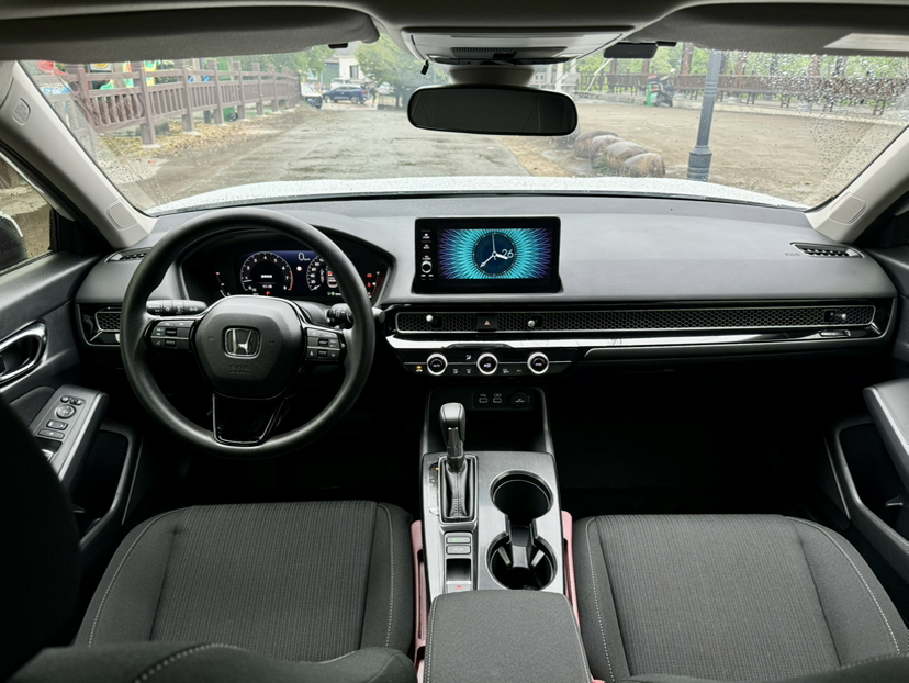 Honda Civic 2024 صورة سيارة #4