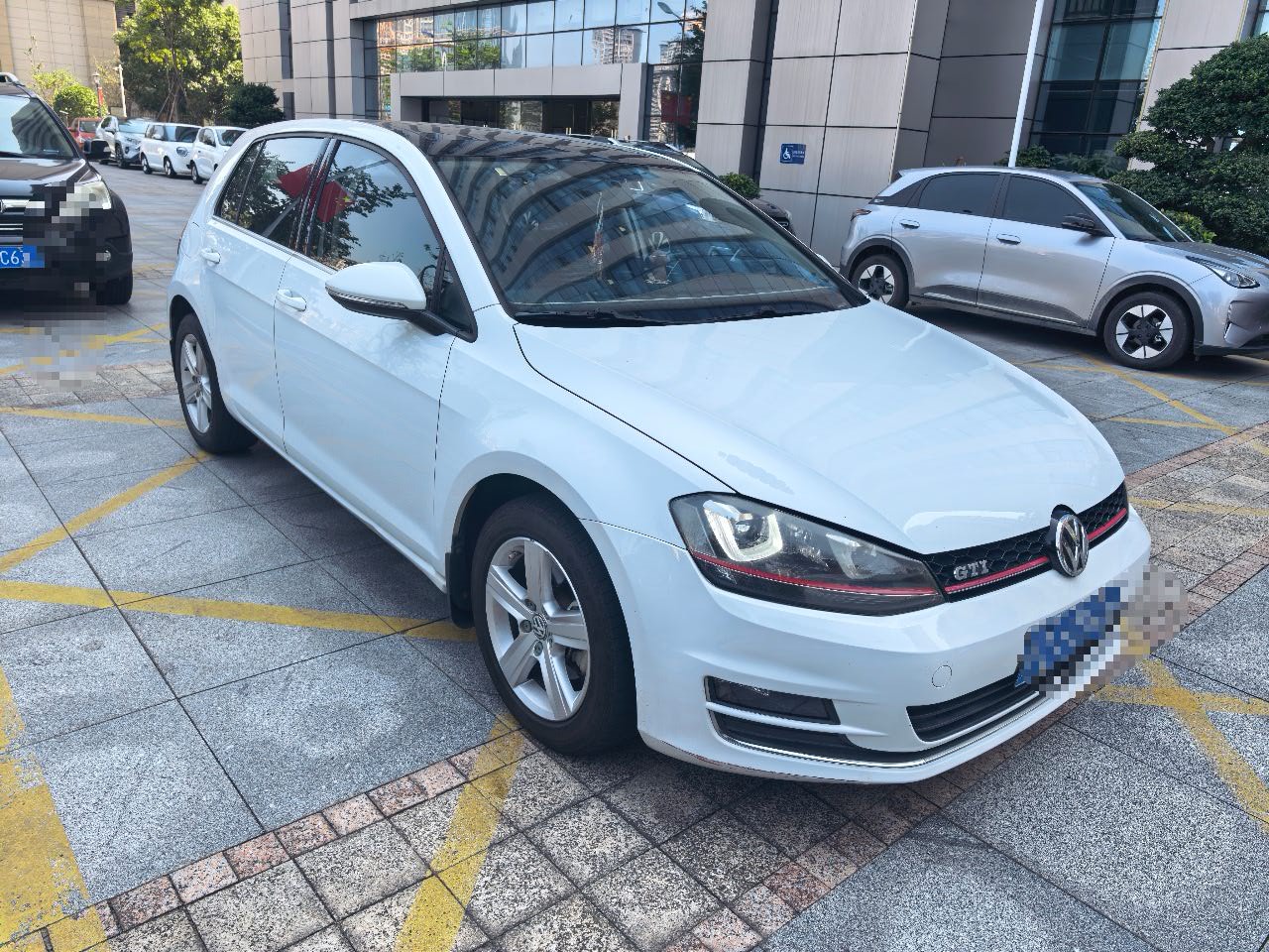 Volkswagen Golf 2015 car image #3